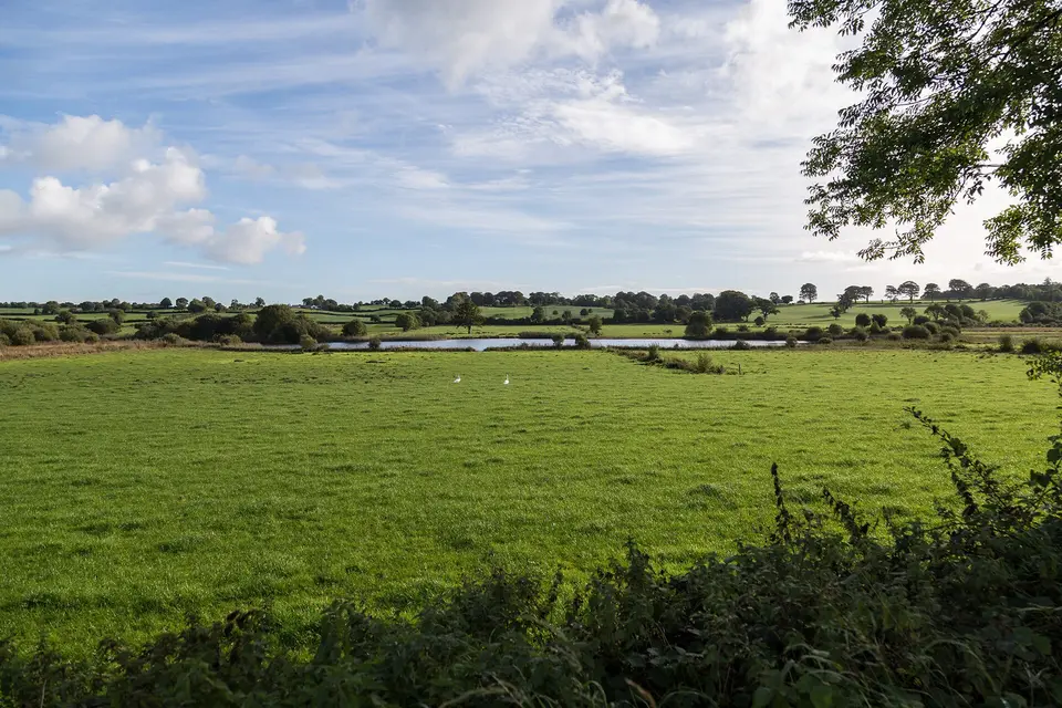 Lake east of R493