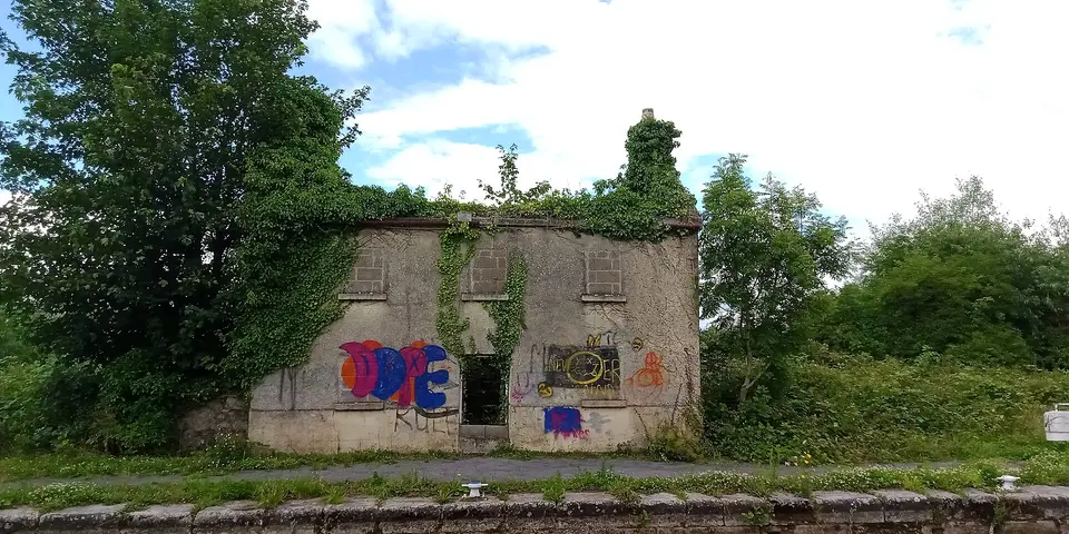 ruined lock keeper's house at Bagenalstown Lock (No. 10)