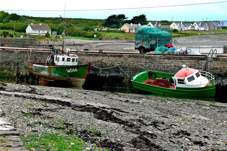 Loop Head Peninsula - Carrigaholt - Harbour - Two Boats