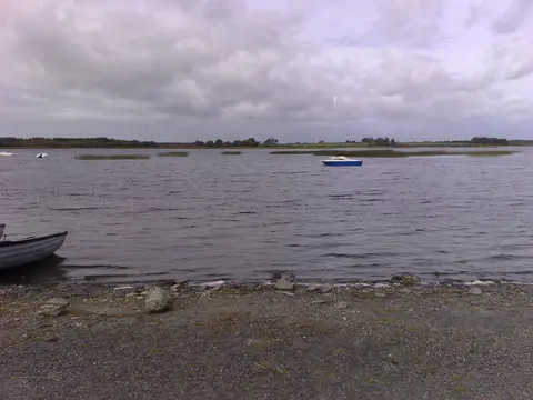 Lough_Derravaragh_in_September_2009