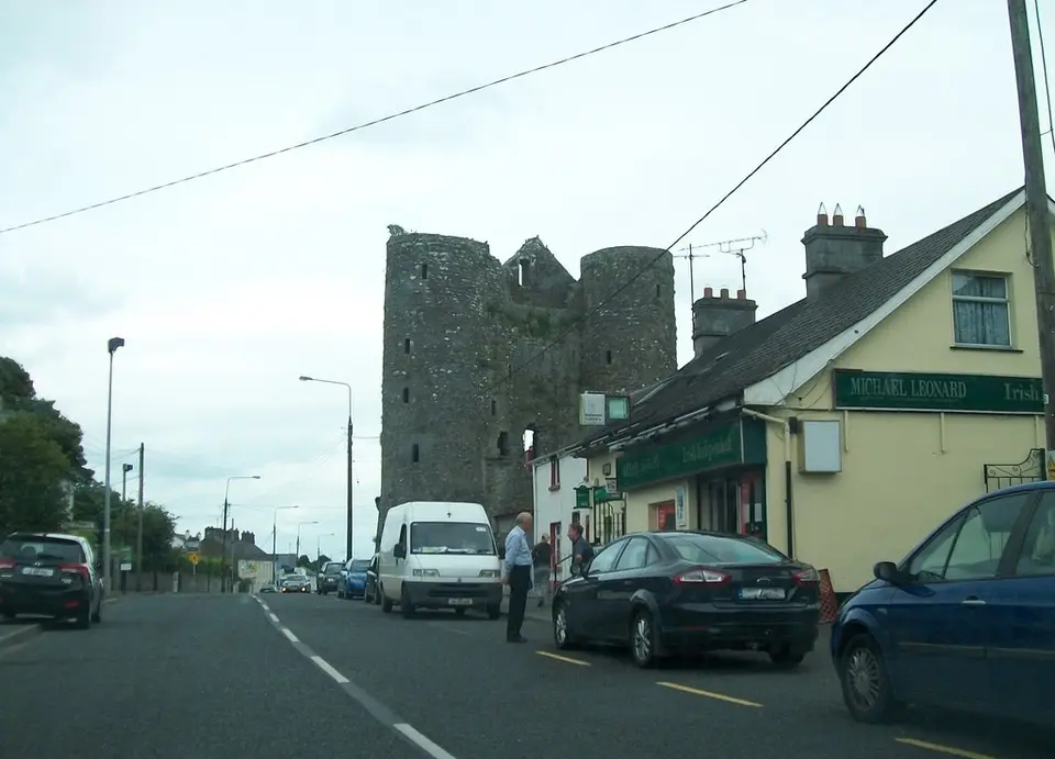 Main Street, Delvin