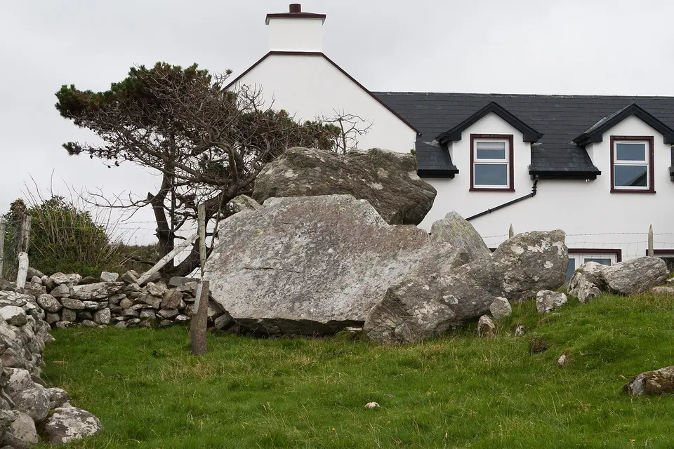 Eastmost chamber of the portal tomb with six surviving chambers at Malin More. This is listed as national monument 139 (4) in state care.