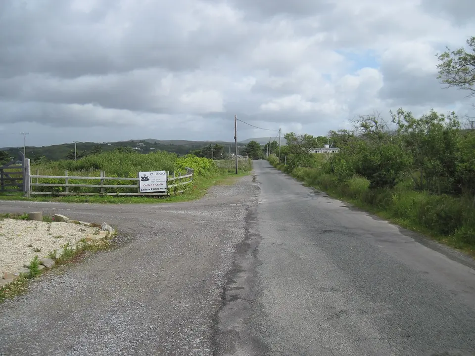 Minor road toward Teelin Road and Village