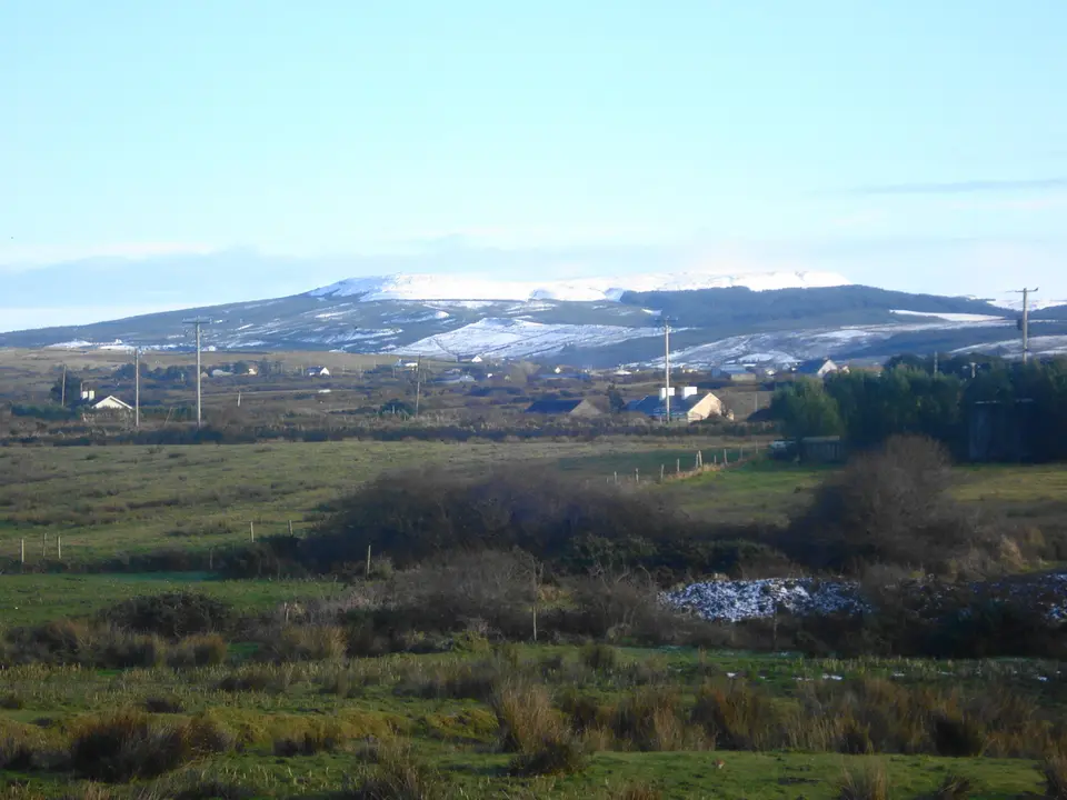 Mount Callan (en:Slievecallan) in a wintery dress in january 2010