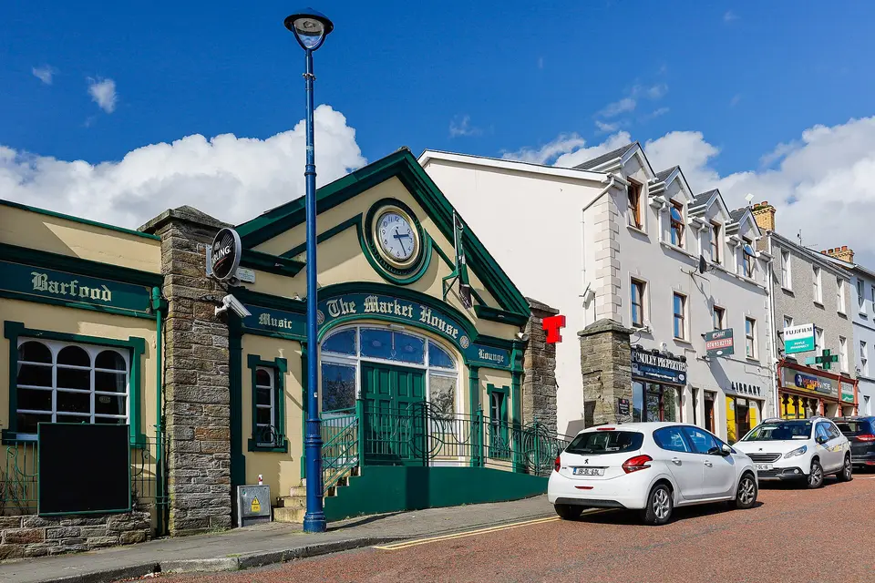 “The Market House” at the Market Square in Moville. Originally built c. 1820 and reconstructed in 1869. (See NIAH and DIA records.)