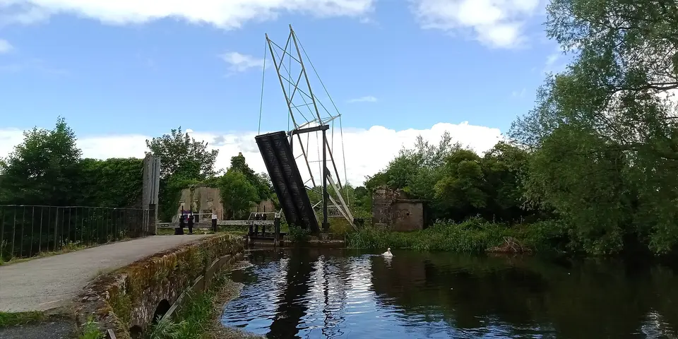 Muine Bheag Lock No. 10 with lifting bridge