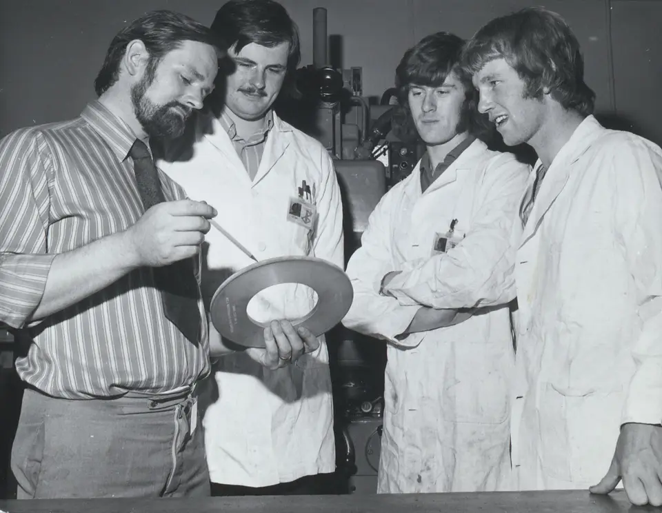 NIHE students working in the Shannon Grinding Centre as part of Cooperative Education training February 1975 (8976903993)