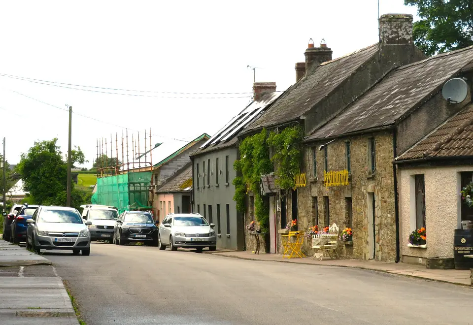 Nohoval village street