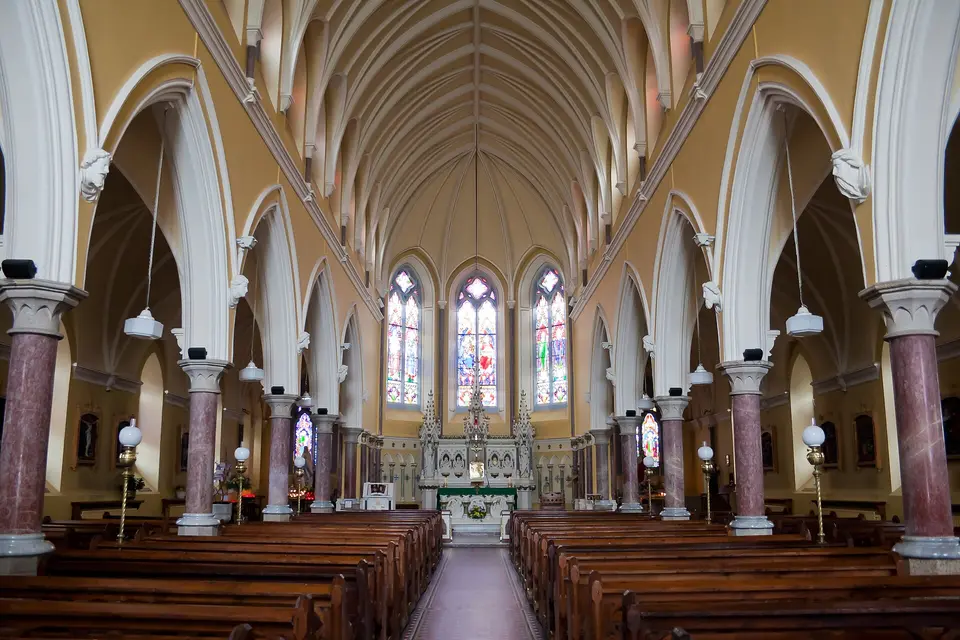 Nave of the church of the Assumption, looking north (sic!) towards the altar.