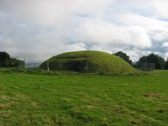 Passage tomb at Fourknocks, Co. Meath geograph.org.uk 544567
