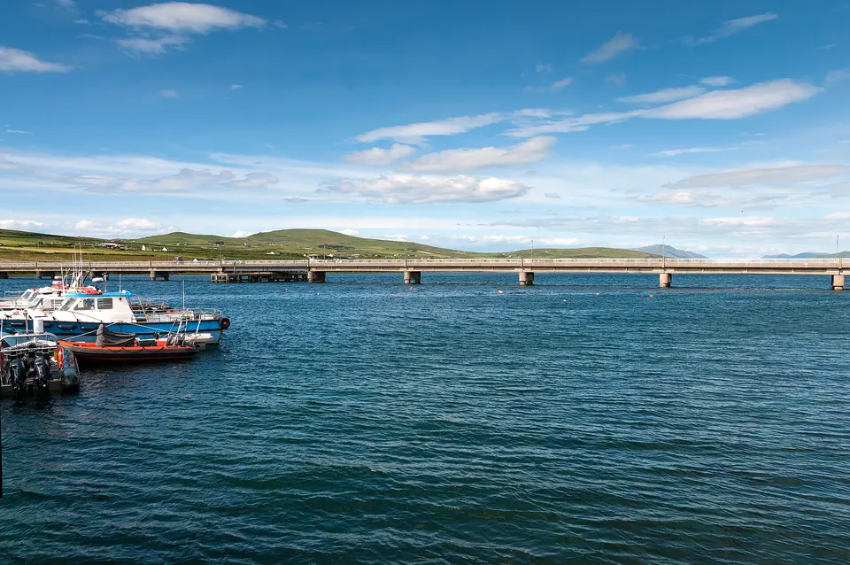 Portmagee - The road bridge across the channel