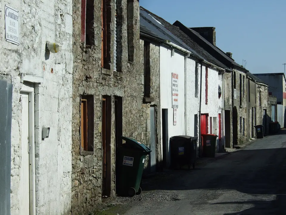 Pound Lane, rear of Market Street, Swinford