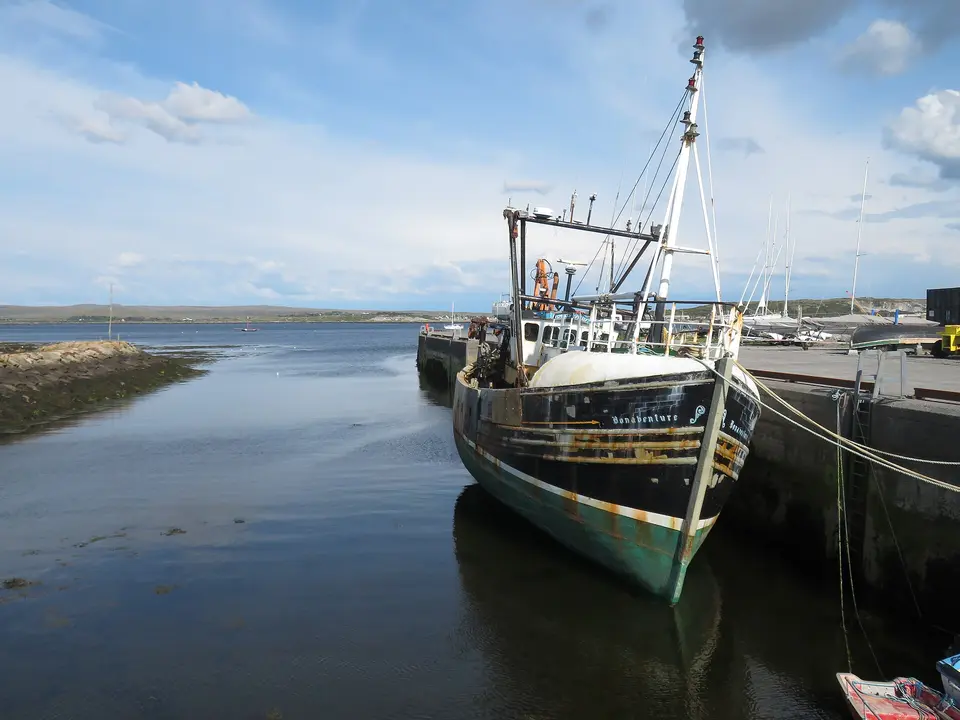 Quay on the NE side of the Carraroe peninsula