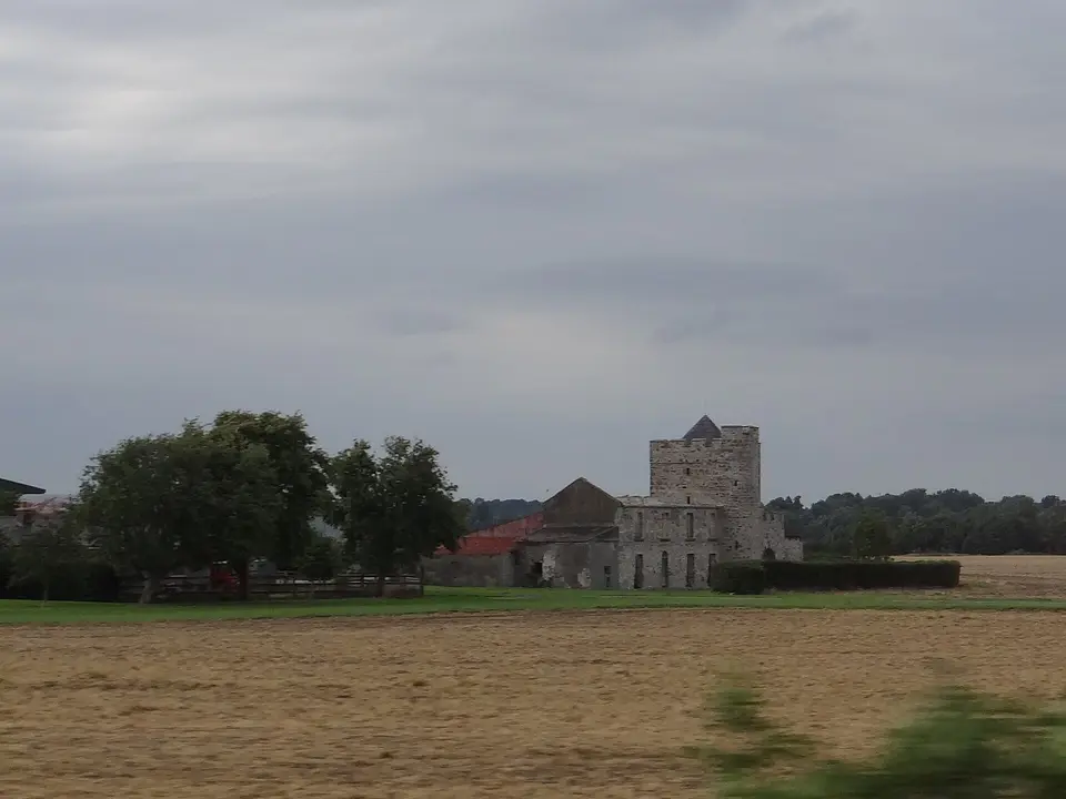Reeves Castle from the train