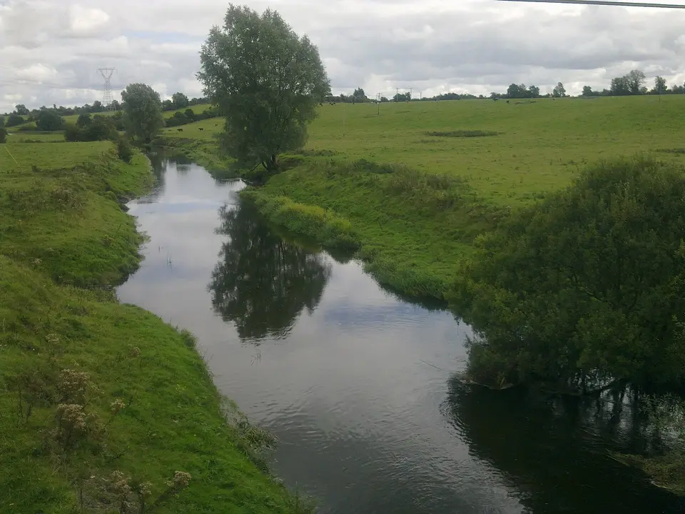 River Boyne (view to the east from Ballyboggan Bridge)