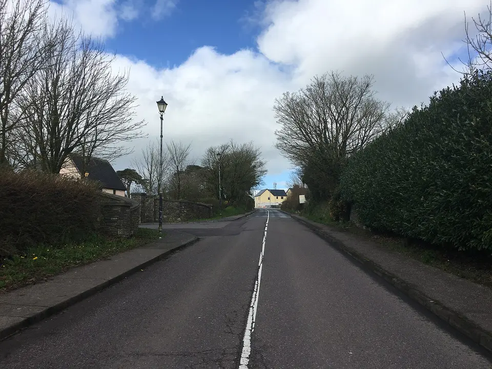 Road approaching Whitechurch