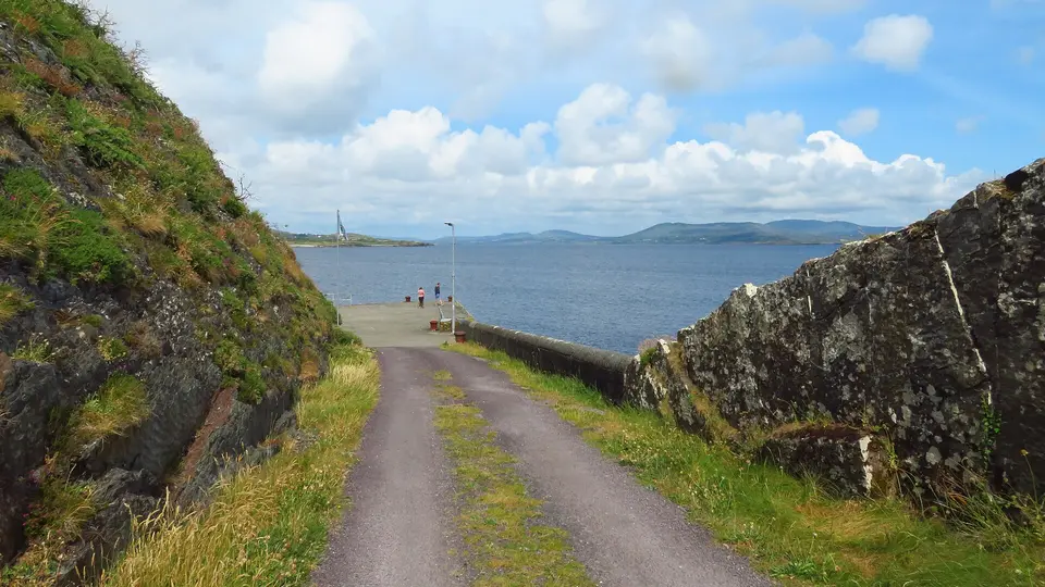 Road down to Dooneen Pier