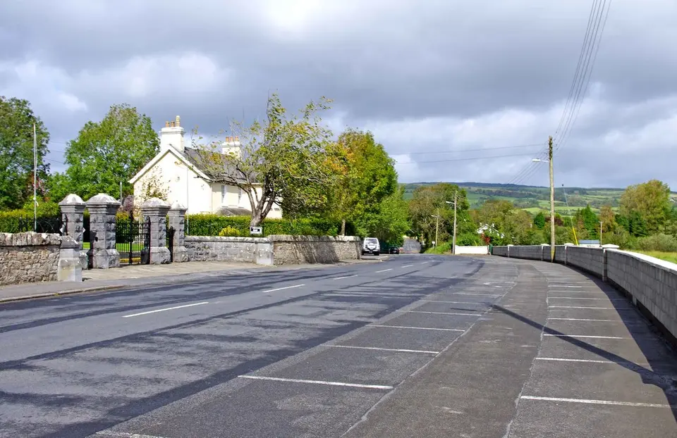 Road outside Sacred Heart Church, Scarriff/An Scairbh