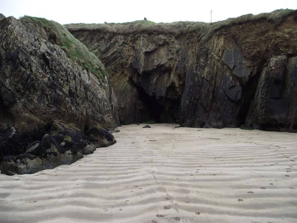 Rock Formation Whitebay Strand