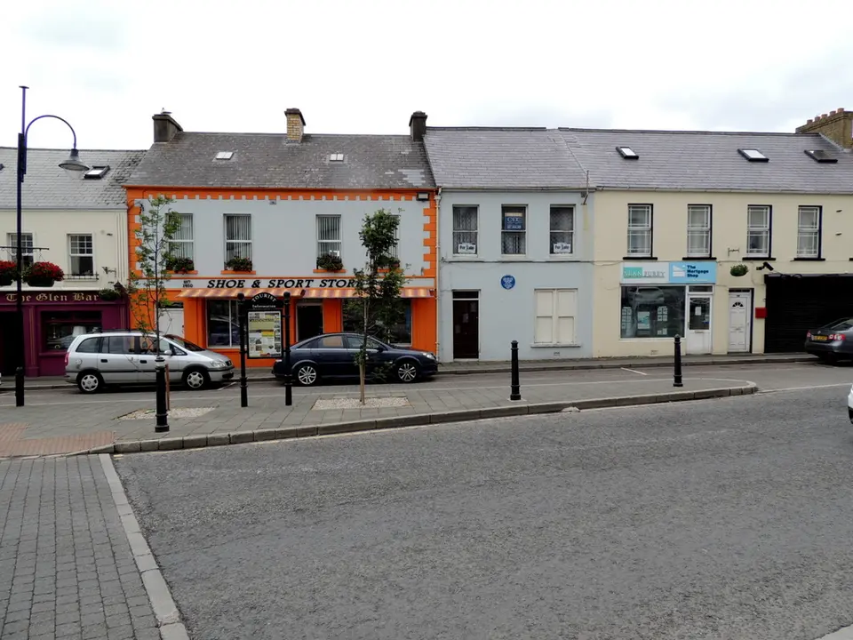 Shoe & Sport Store / house / The Mortgage Shop