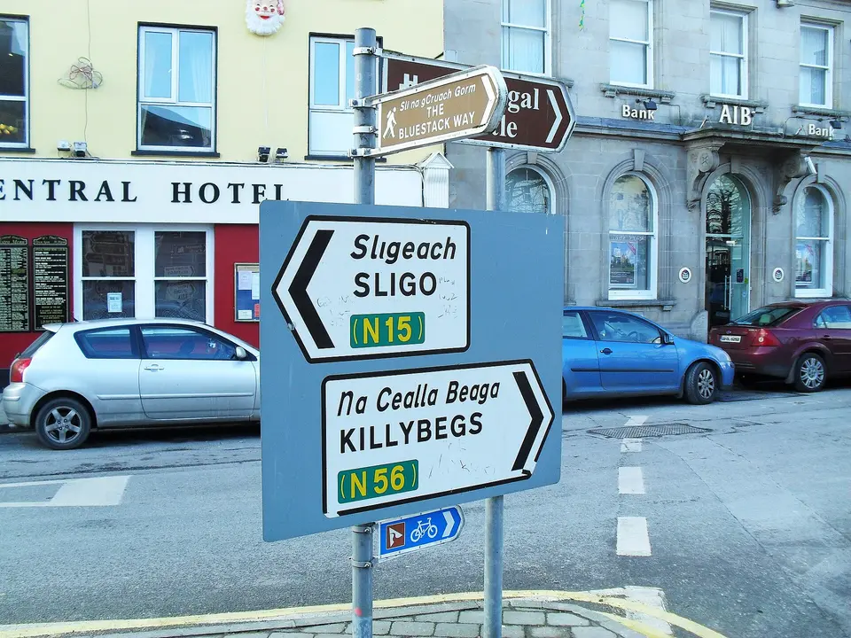 Signs in The Diamond, Donegal At the southern end of The Diamond in Donegal Town.