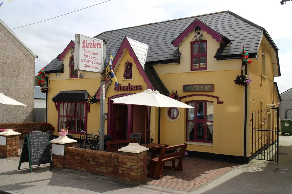 Sizzlers geograph.org.uk 5093476