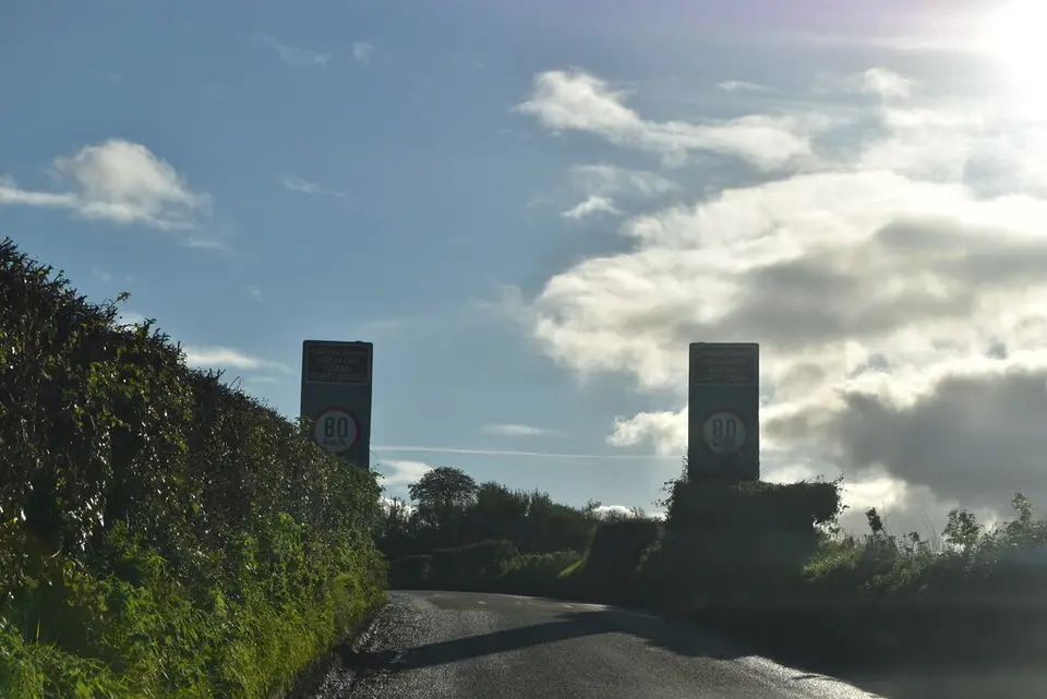 Speed limit, Carrick Bridge Rd