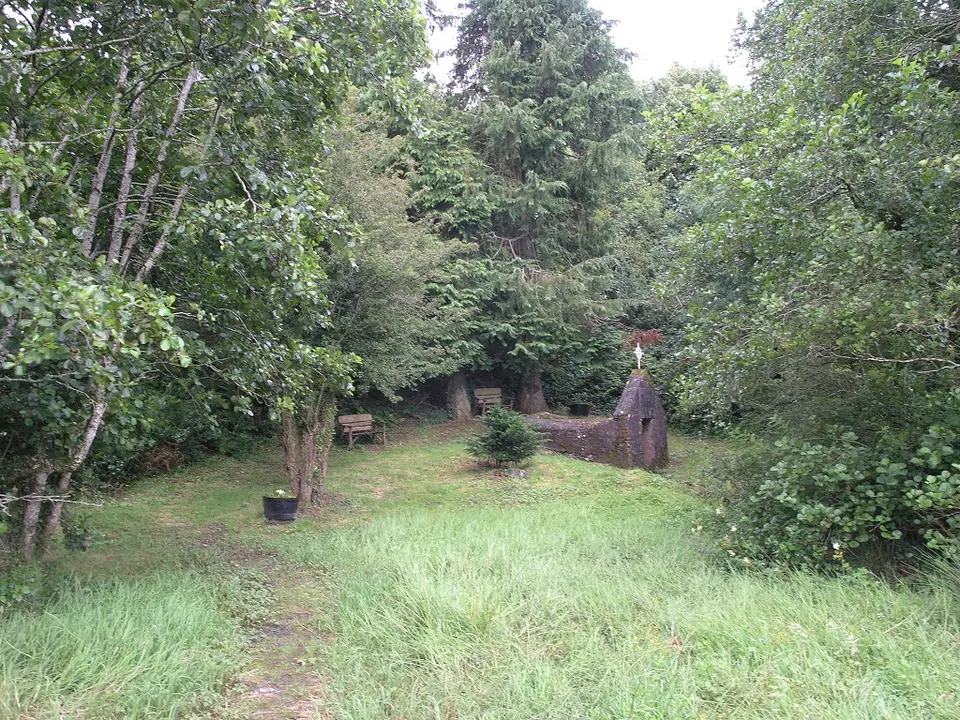 St. Bartholomews Holy Well (geograph 3090257)