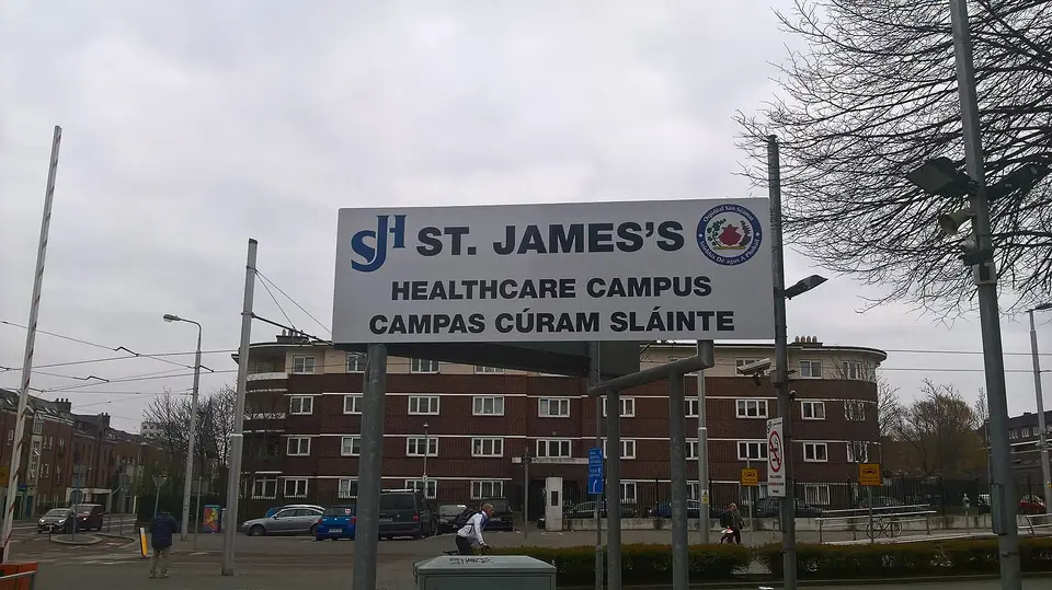 Welcome sign to St. James's Hospital, Dublin (2019).
