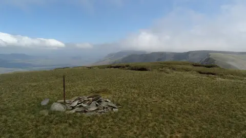 Summit cairn, Barrclashcame, Sheeffry Hills
