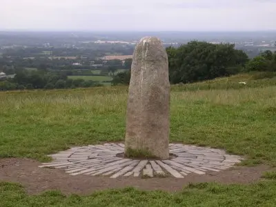 Hill of Tara - the standing stone. Author: Przemysław Sakrajda (Jul. 2005)