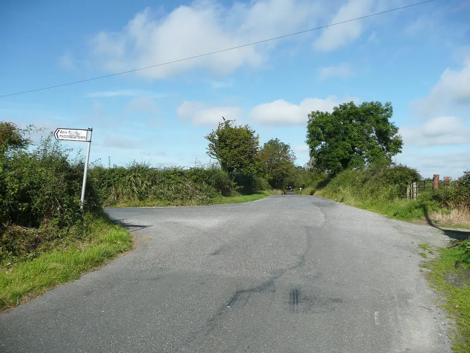 The turning to Maddockstown