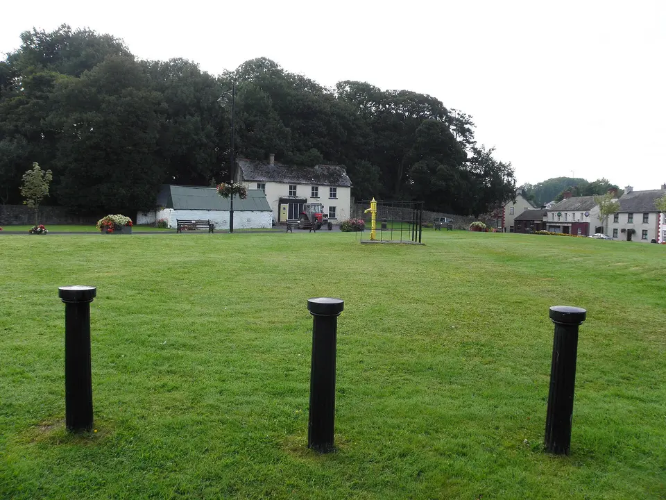The Village Green, Redhills