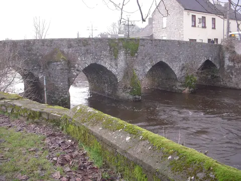 Trim Bridge, Co Meath This bridge crosses the River Boyne near the castle. It was built about 1330, and is regarded as the oldest unchanged medieval bridge in Ireland.