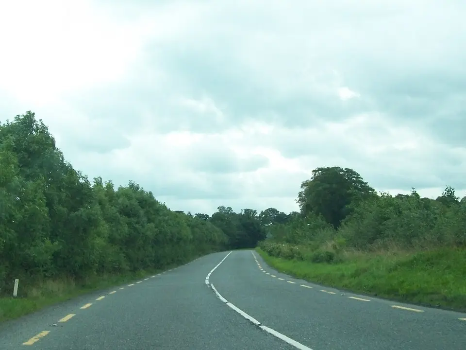 View south along the N62 a mile or so north of Ballynahown