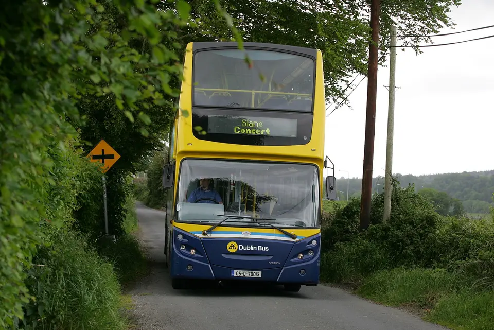 VT13 traveling from Slane to Dublin via Donore and Drogheda Flickr D464 Darren Hall