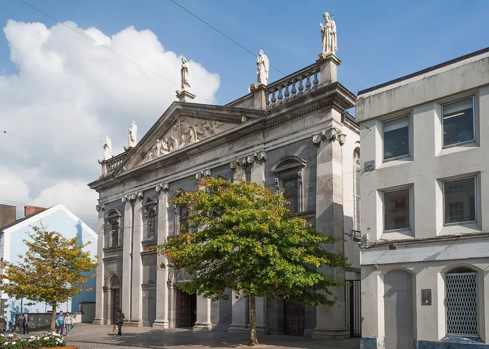 Portico of Holy Trinity Cathedral, as seen from Barronstrand Street, looking north-east.