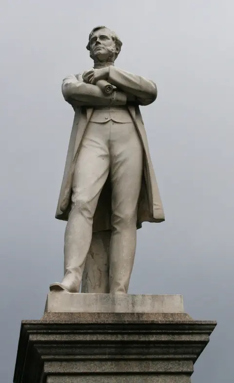 William Smith O’Brien Statue Dublin 2009 09 27