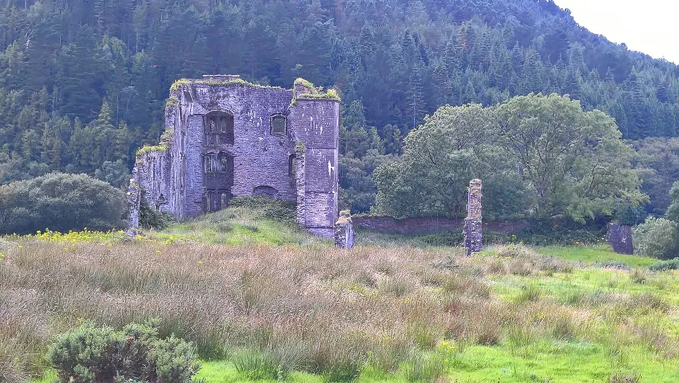 Wynne's Folly Glenbeigh Towers Castle 02